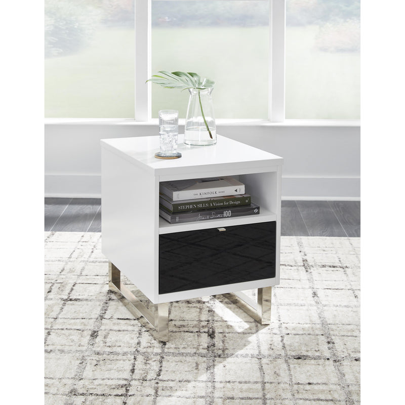 Signature Design by Ashley Gardoni End Table T756-7 IMAGE 6